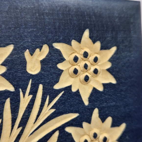 Small Hand Carved Wooden Hinged Trinket Box Flower Navy Blue, Red Velvet Poland - Picture 15 of 16